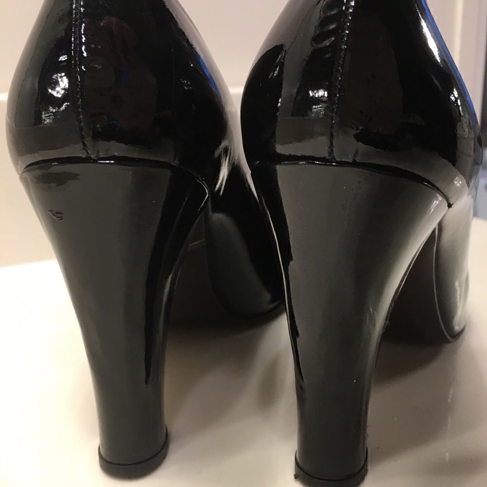 Stuart Weitzman Gorgeous Patent Leather Heels - Picture 6 of 7